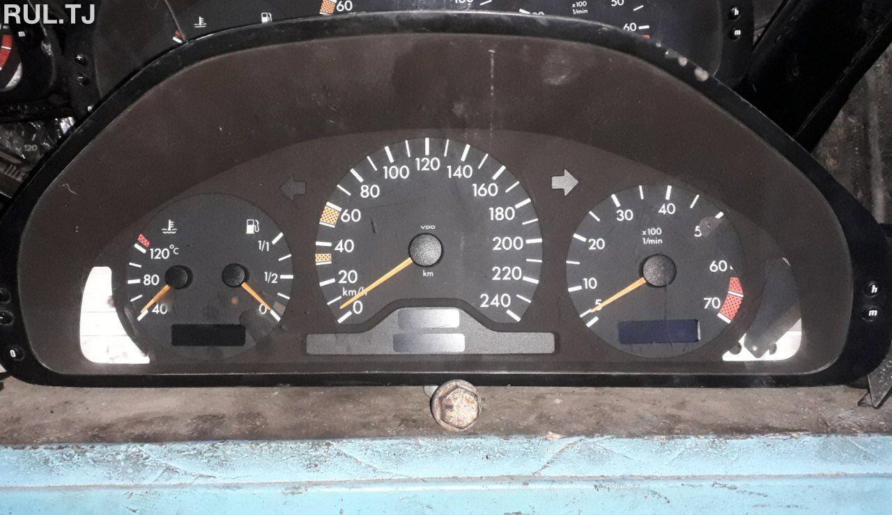 Приборная панель Mersedec-Benz