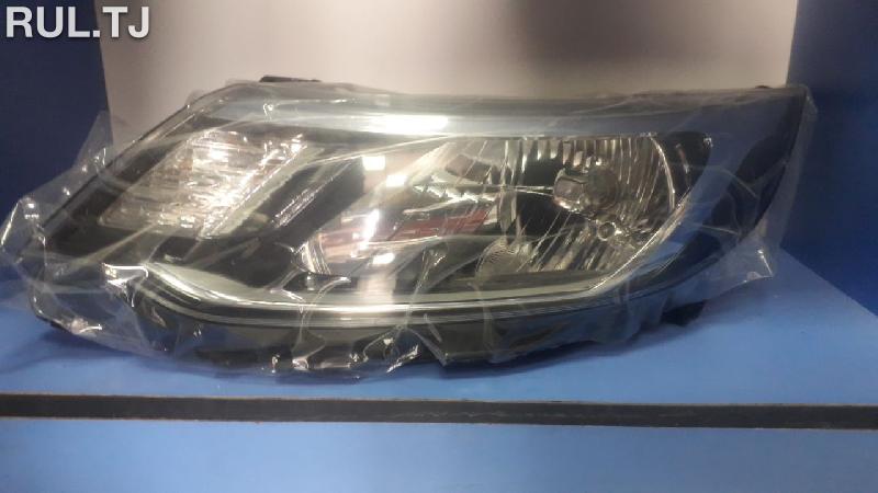 Передний фар Hyundai Solaris 2014
