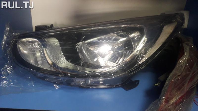 Передний фар Hyundai Solaris