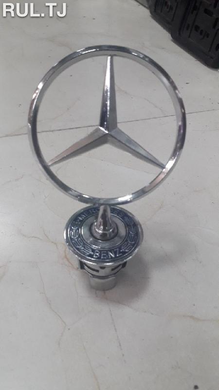 Знак Mercedes-Benz