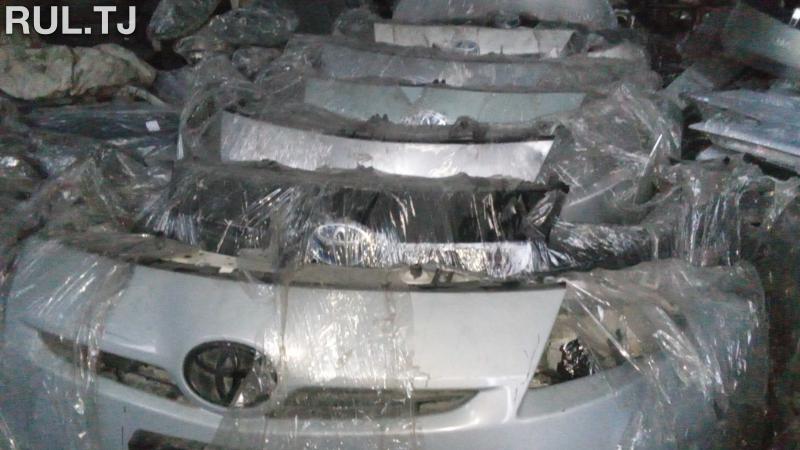 Передний бампер Toyota Prius 2008